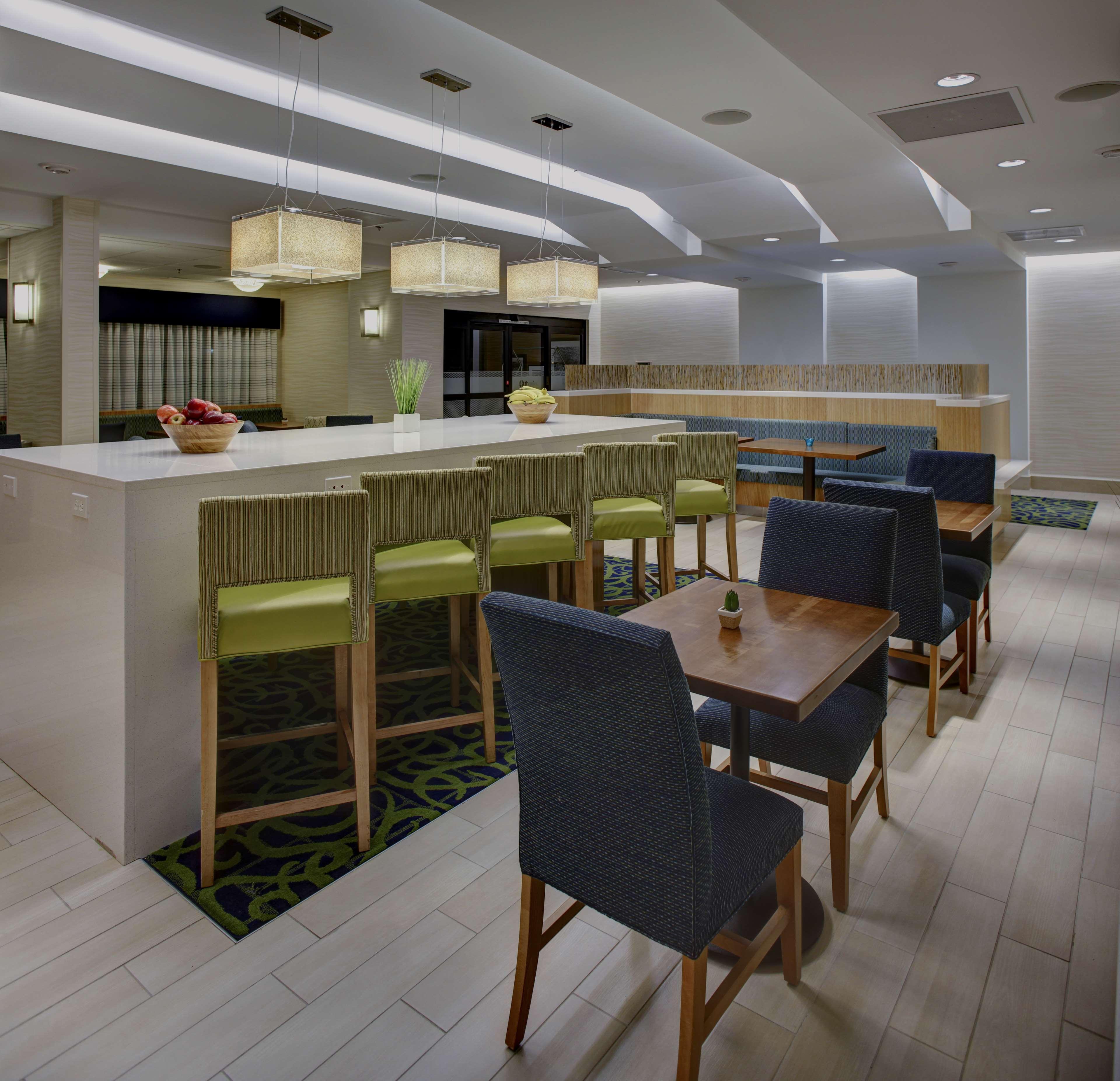Hampton Richmond/midlothian Turnpike 3*
